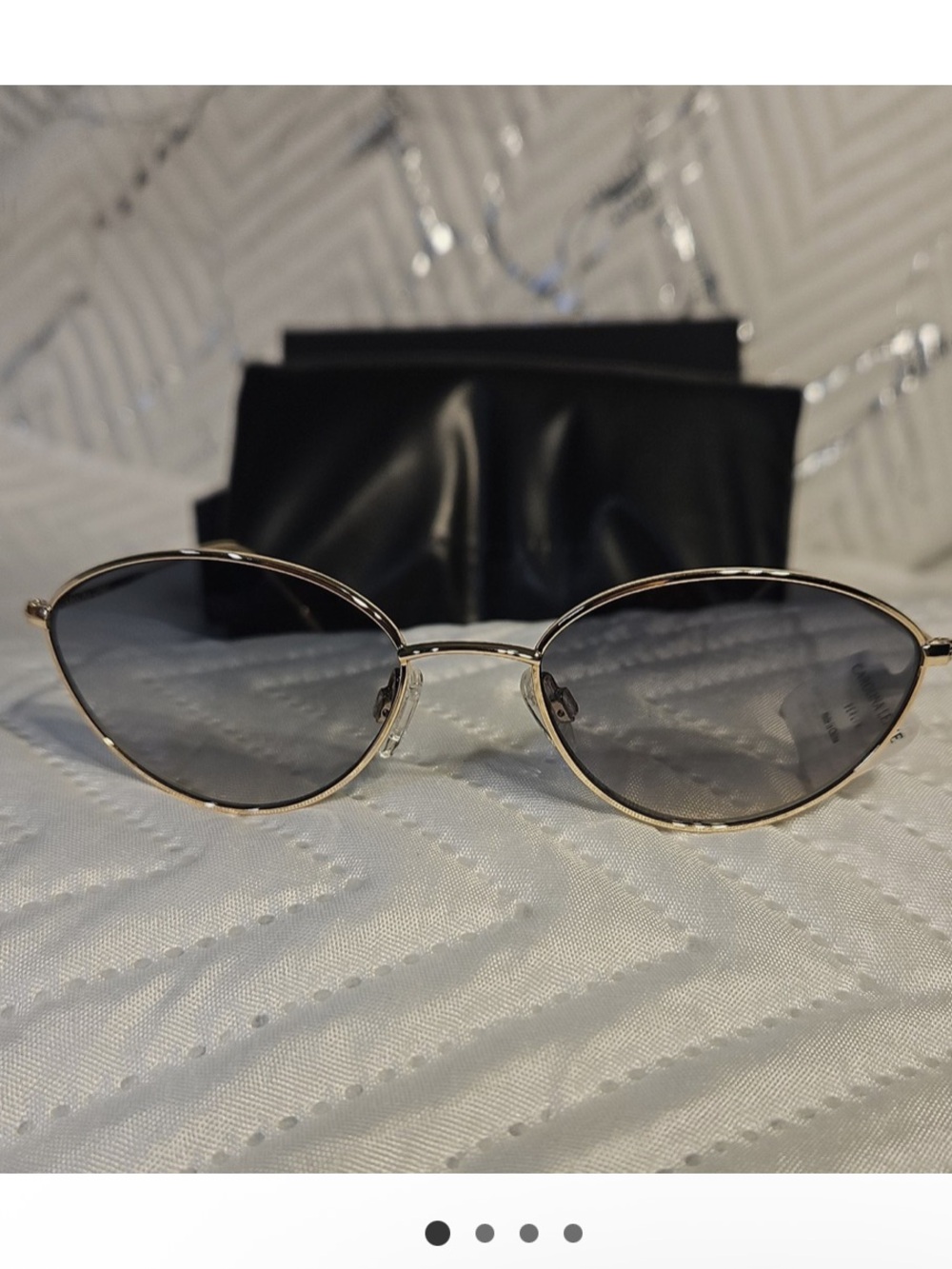 Carolina lemke Gold Oval Sunglasses with Gray gradient Tinted Lenses